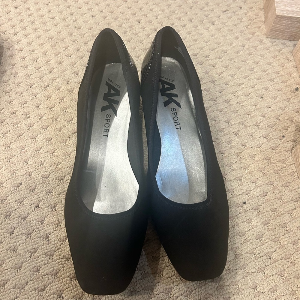 Anne Klein dress shoes black